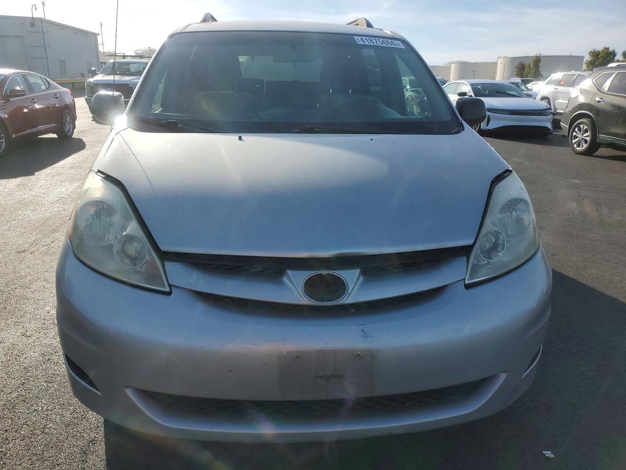 2010 TOYOTA SIENNA