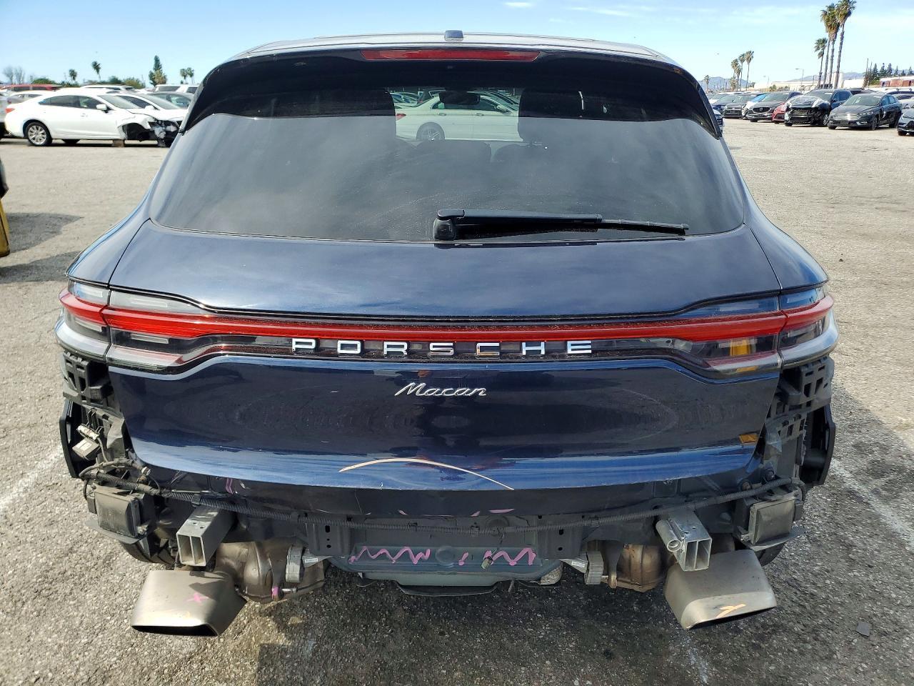 2020 PORSCHE Macan