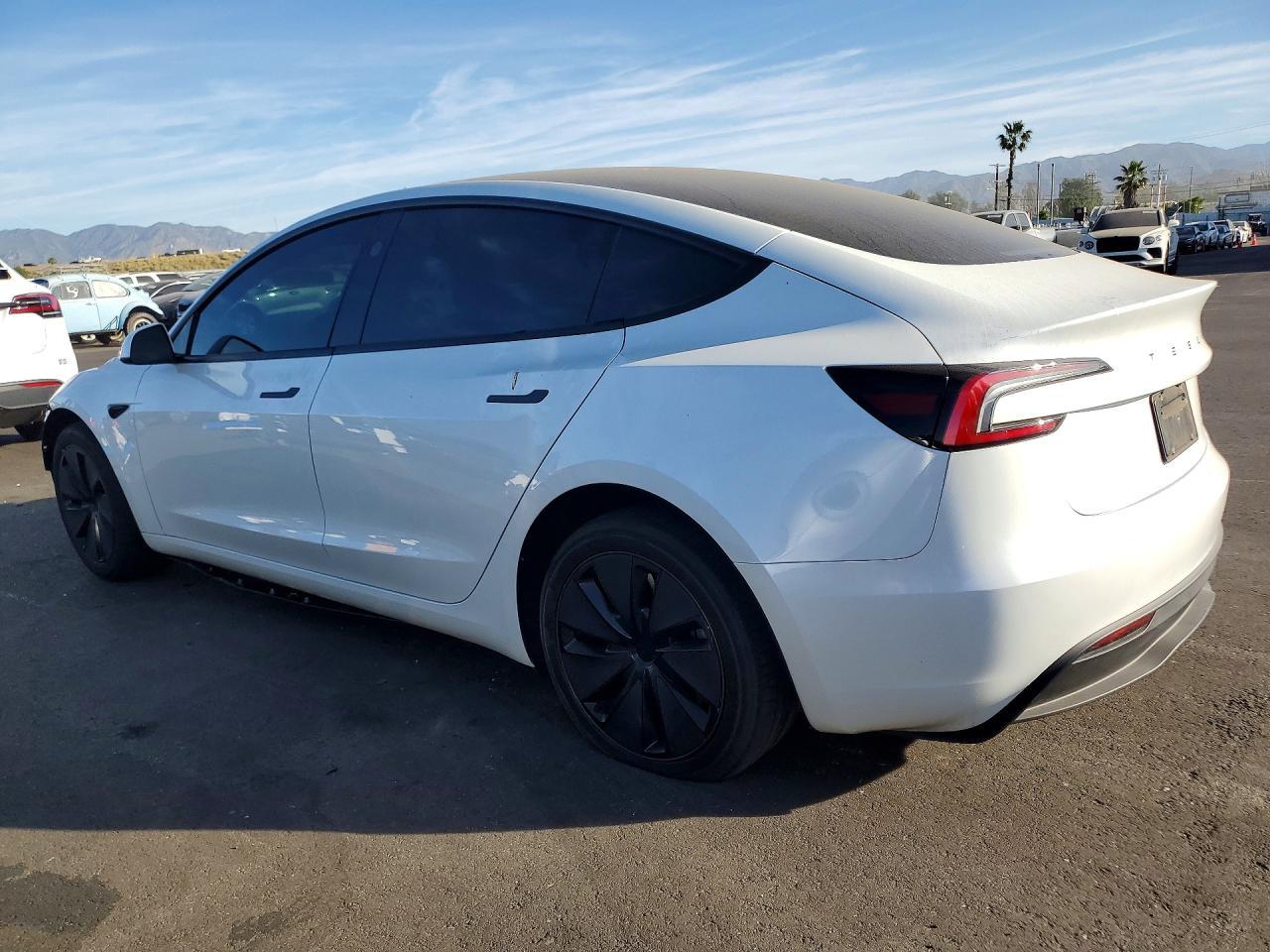 2025 TESLA MODEL 3
