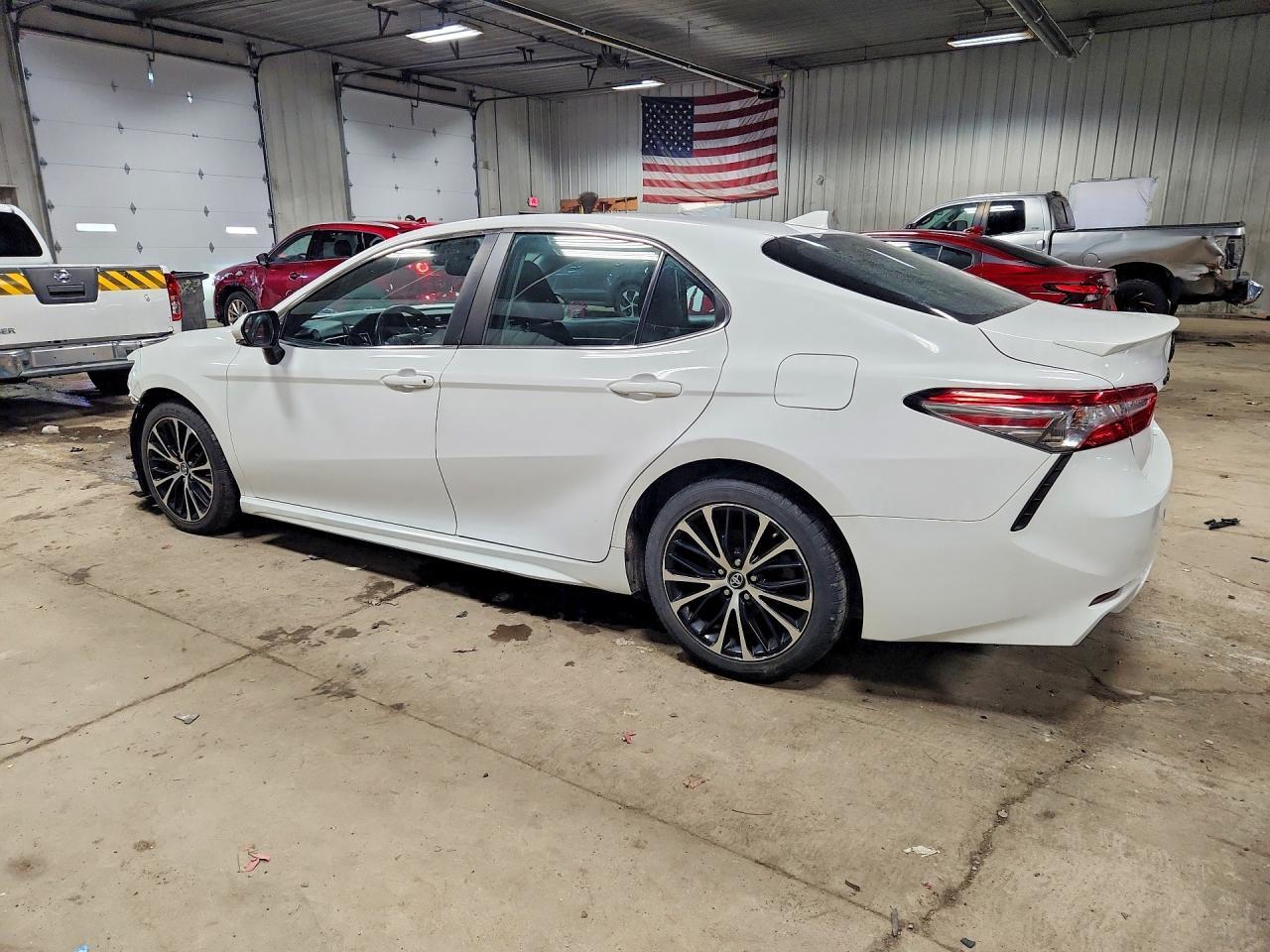 2018 TOYOTA CAMRY