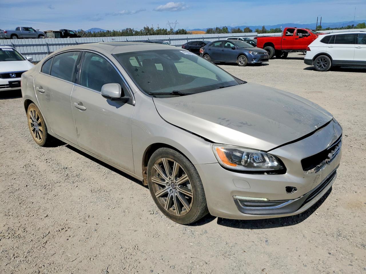 2017 VOLVO S60