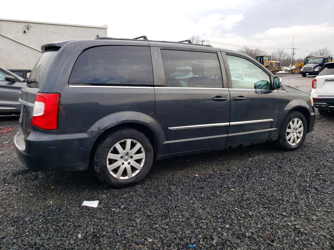 2012 CHRYSLER Town & Country