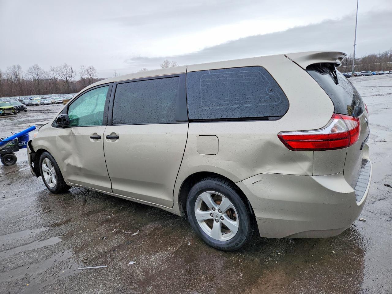 2015 TOYOTA SIENNA
