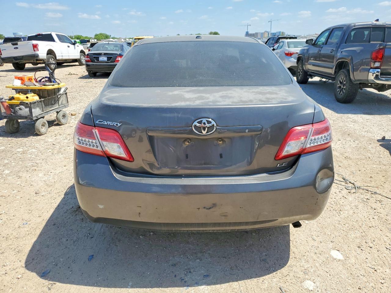 2011 TOYOTA CAMRY