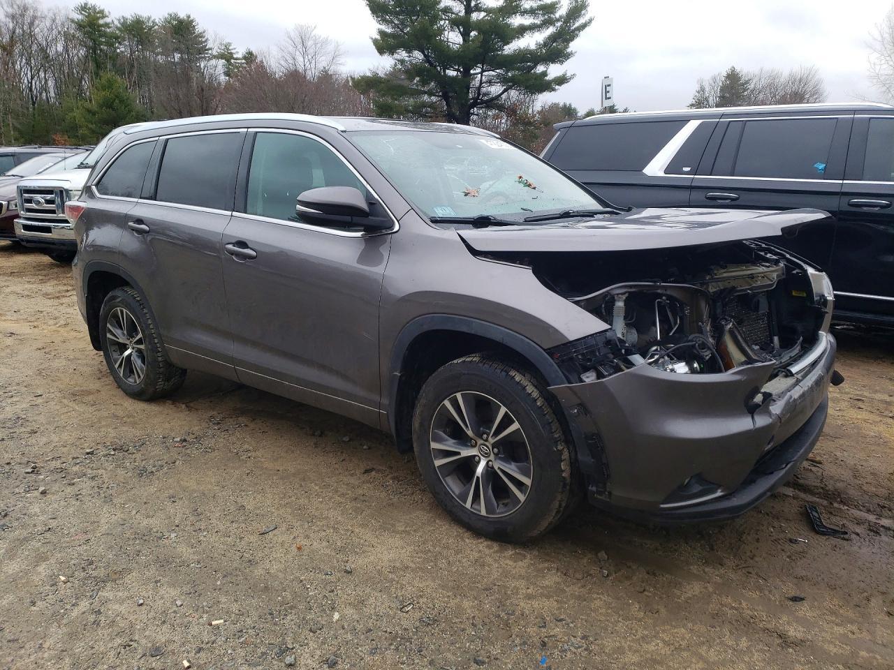 2016 TOYOTA HIGHLANDER