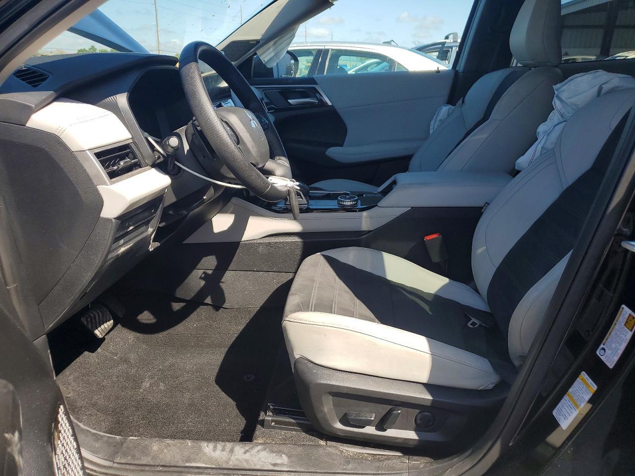 2025 MITSUBISHI outlander
