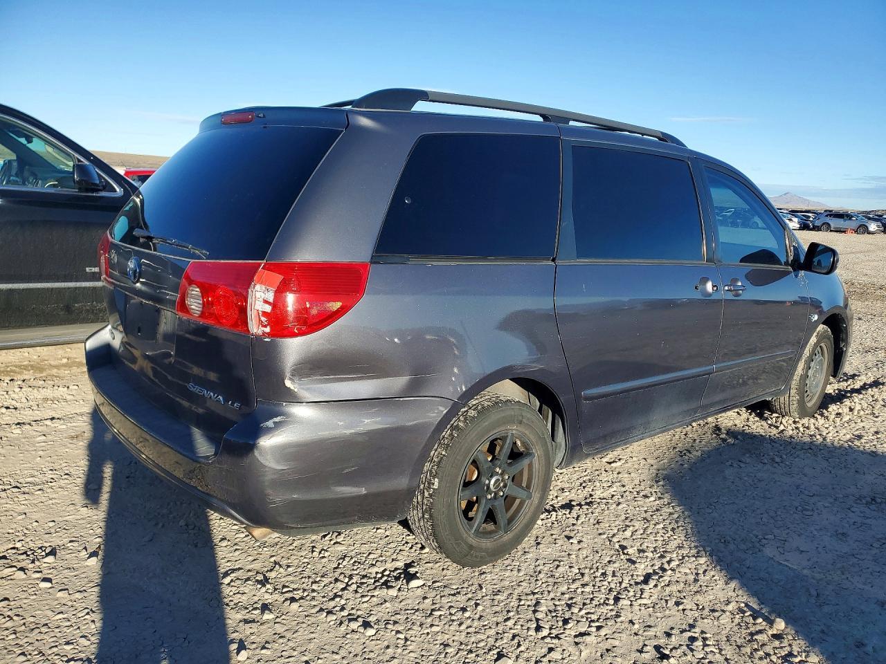 2009 TOYOTA SIENNA