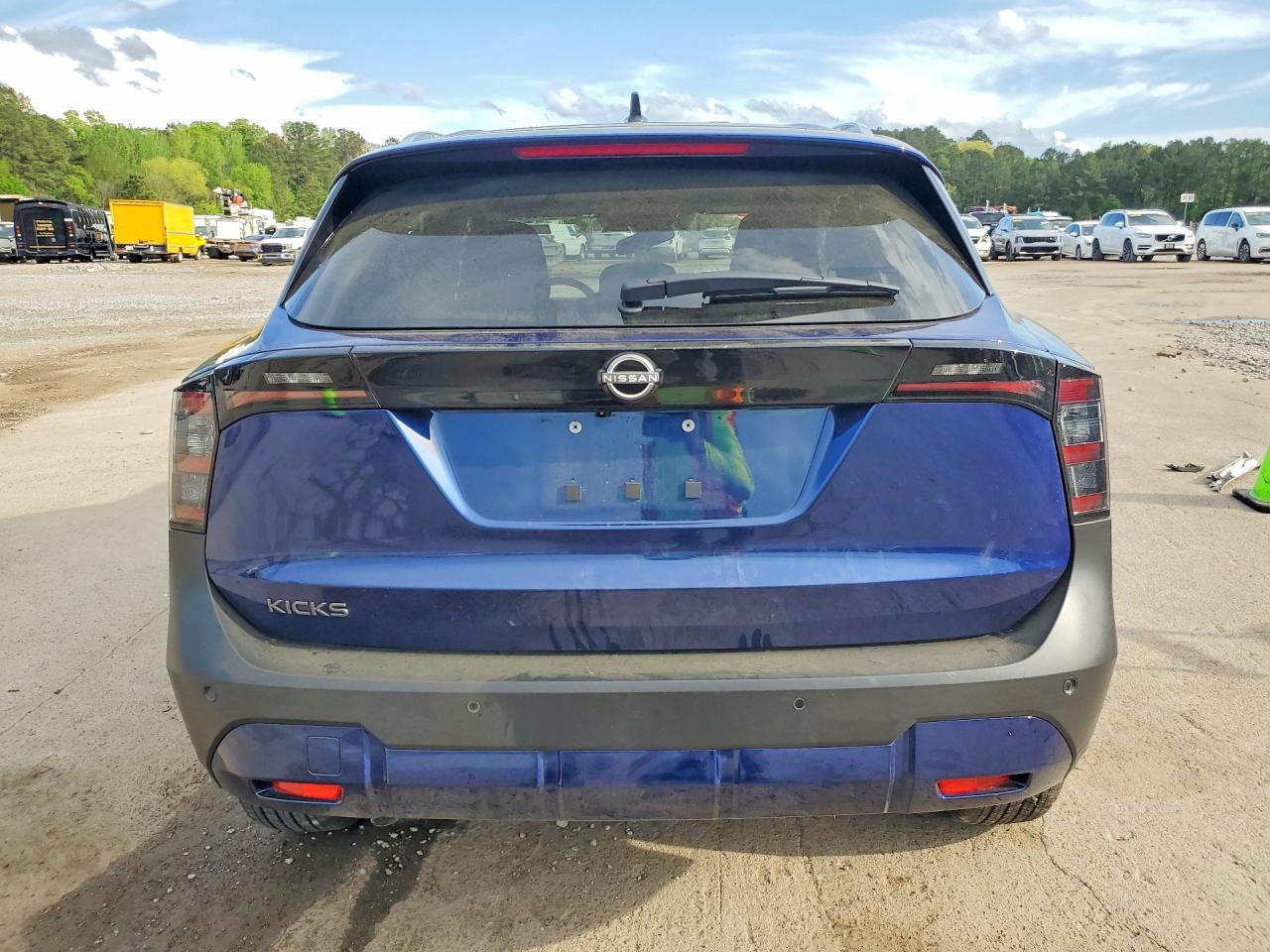 2026 NISSAN KICKS