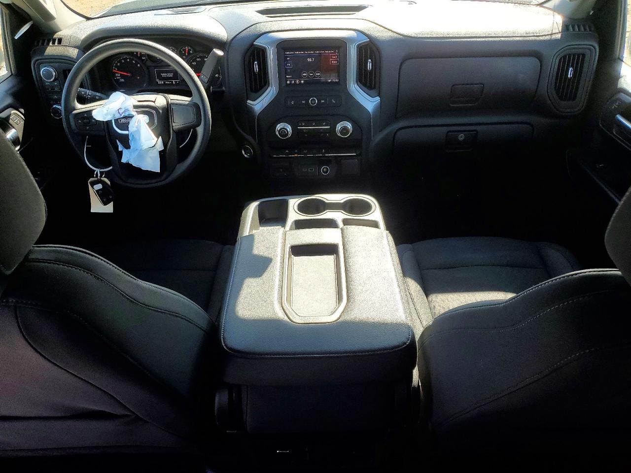 2024 GMC Sierra