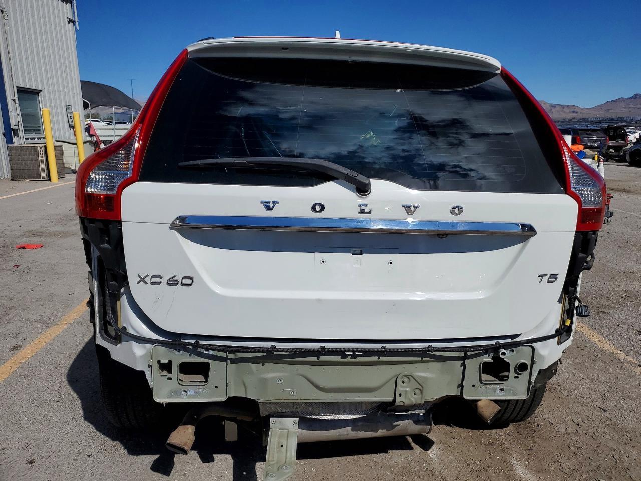 2016 VOLVO XC60