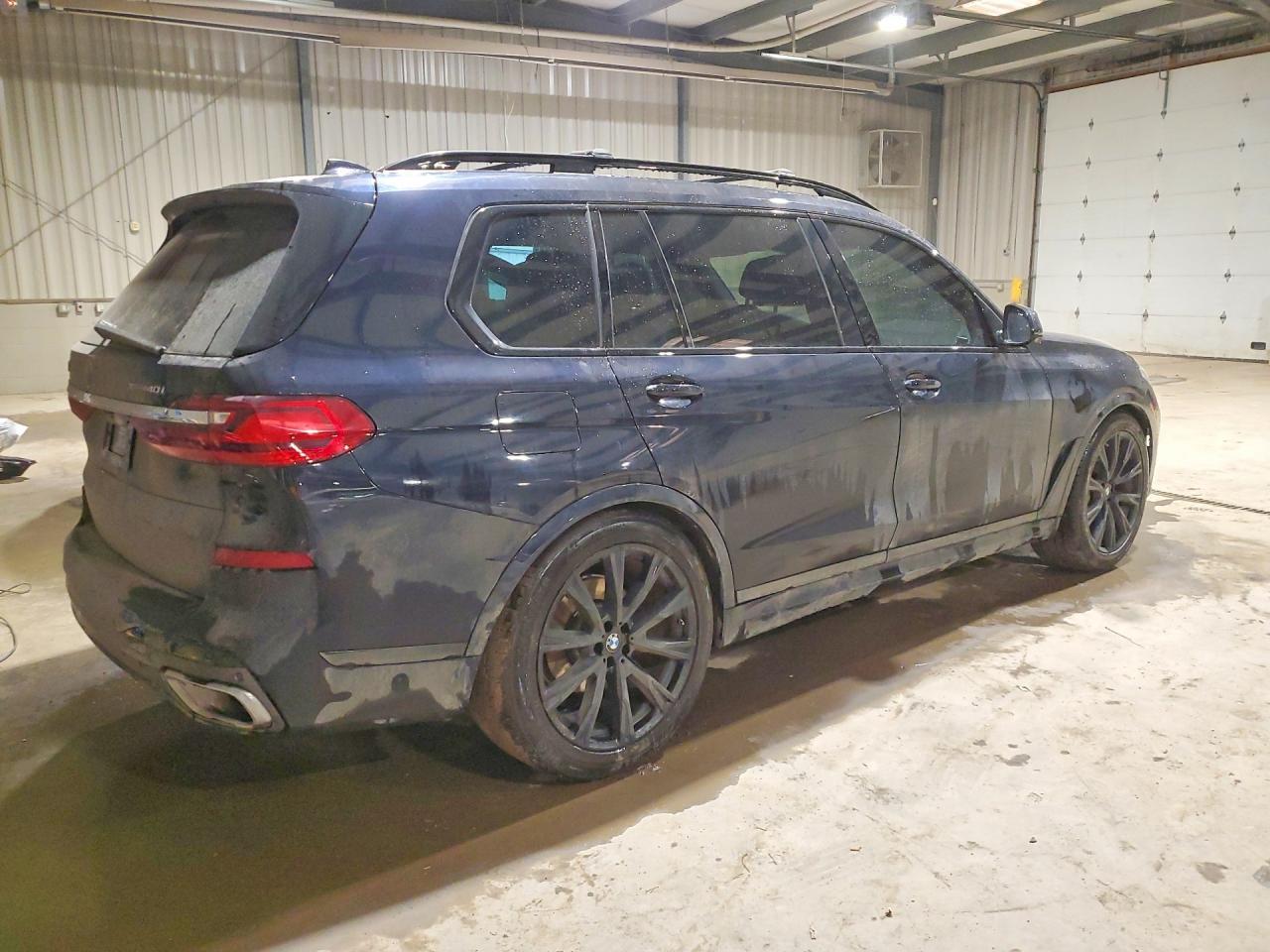 2021 BMW X7