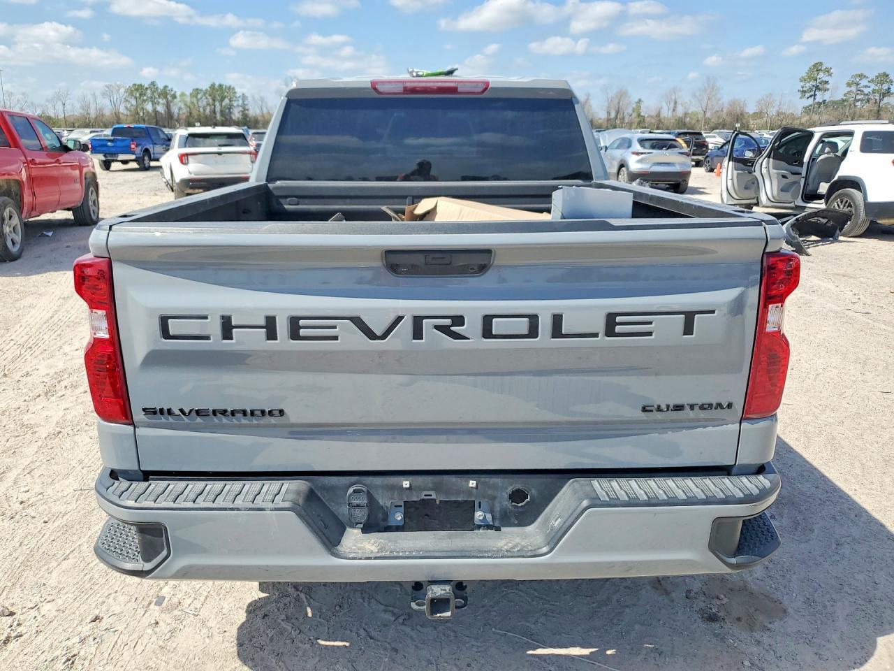 2024 CHEVROLET Silverado