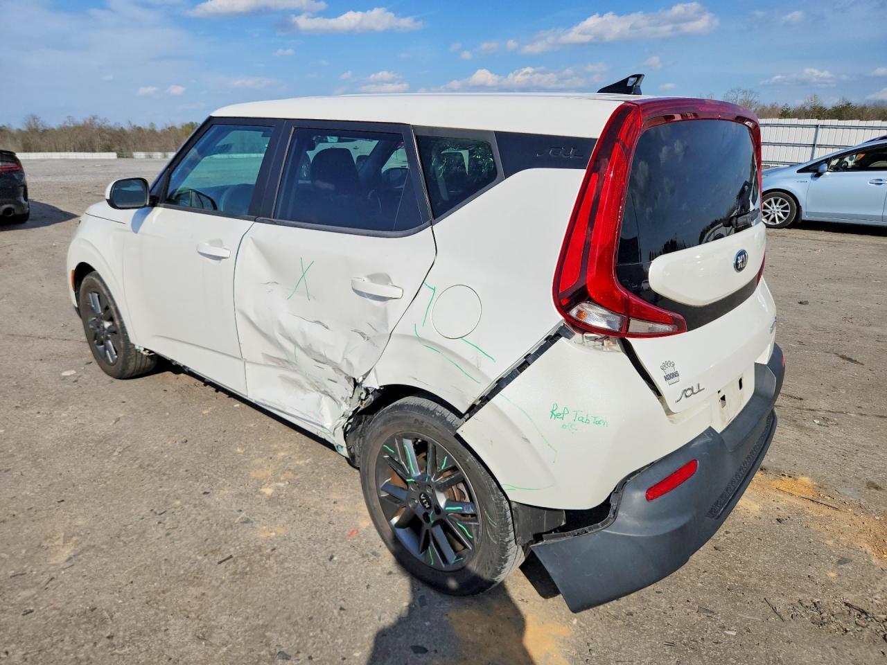 2021 KIA SOUL +