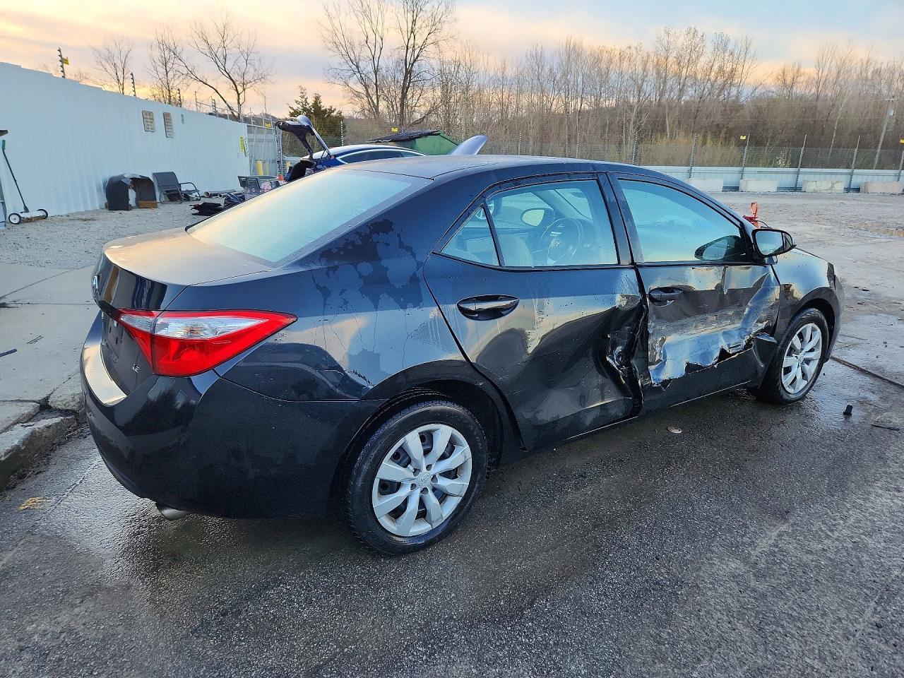 2015 TOYOTA COROLLA