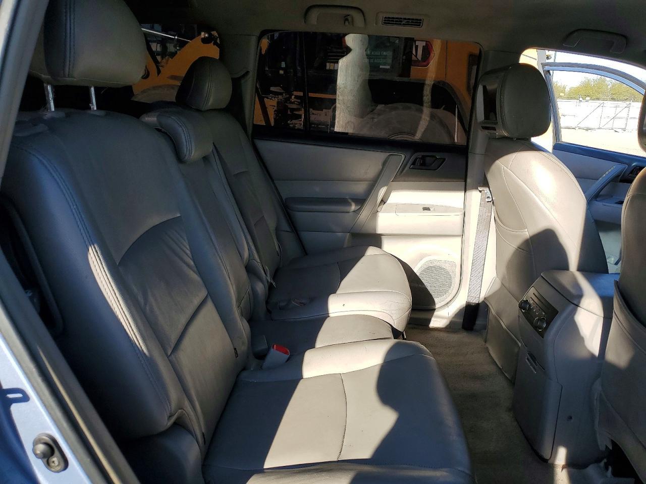 2008 Toyo Highlander Fwd