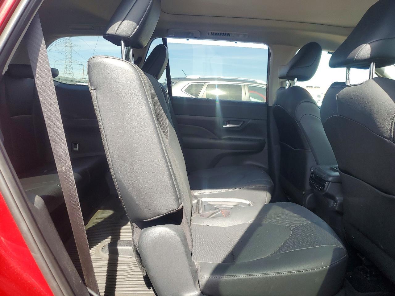 2024 TOYOTA HIGHLANDER