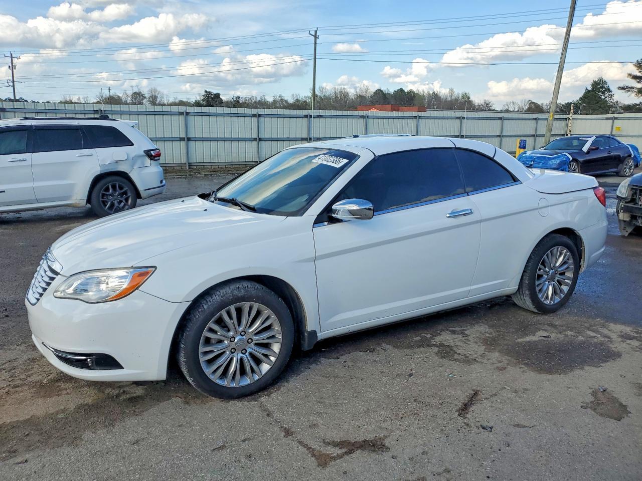 2012 CHRYSLER 200