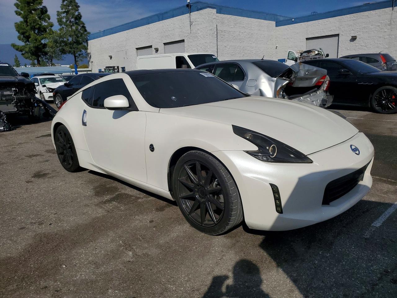 2016 NISSAN 370Z