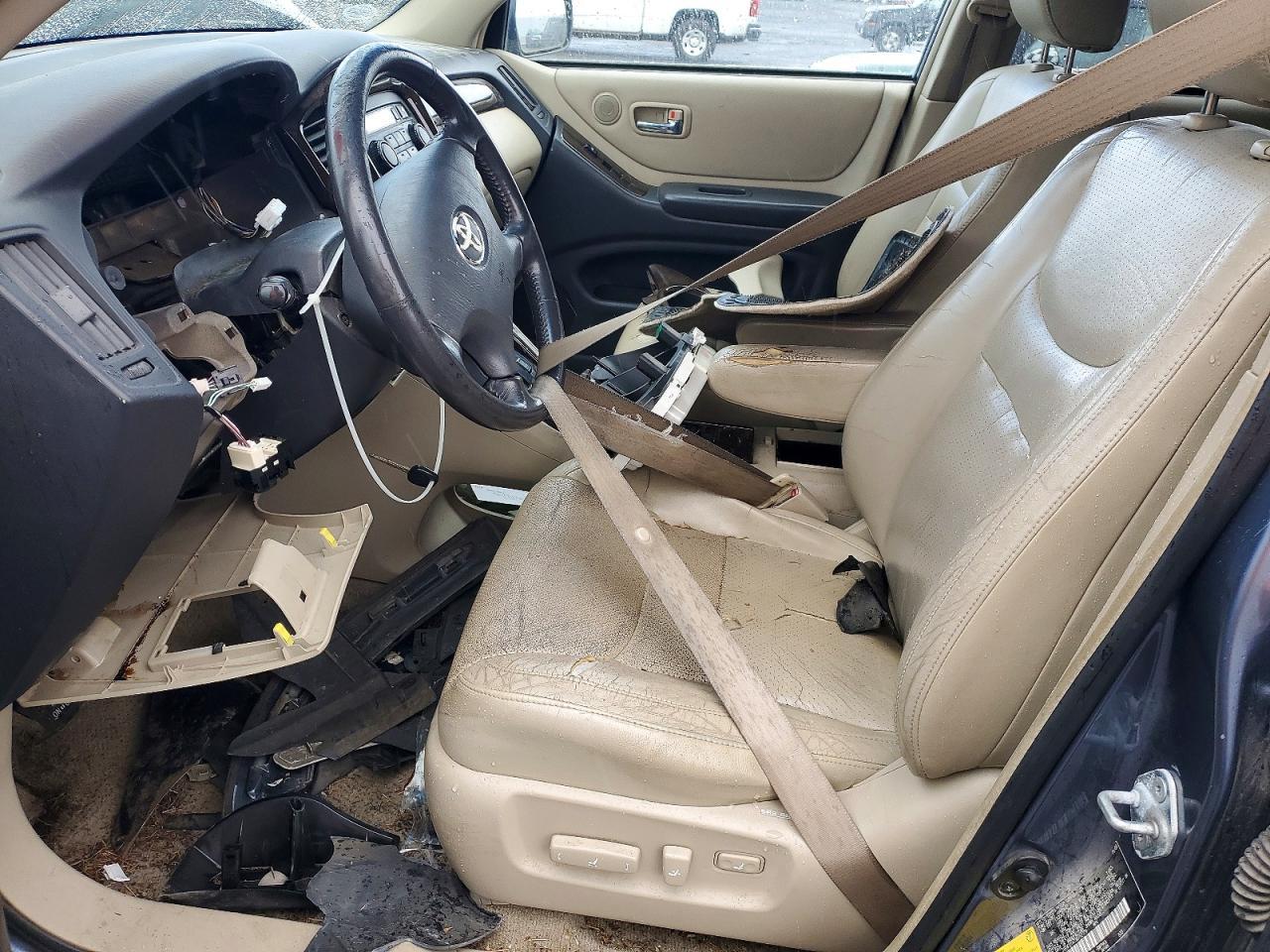 2003 TOYOTA HIGHLANDER