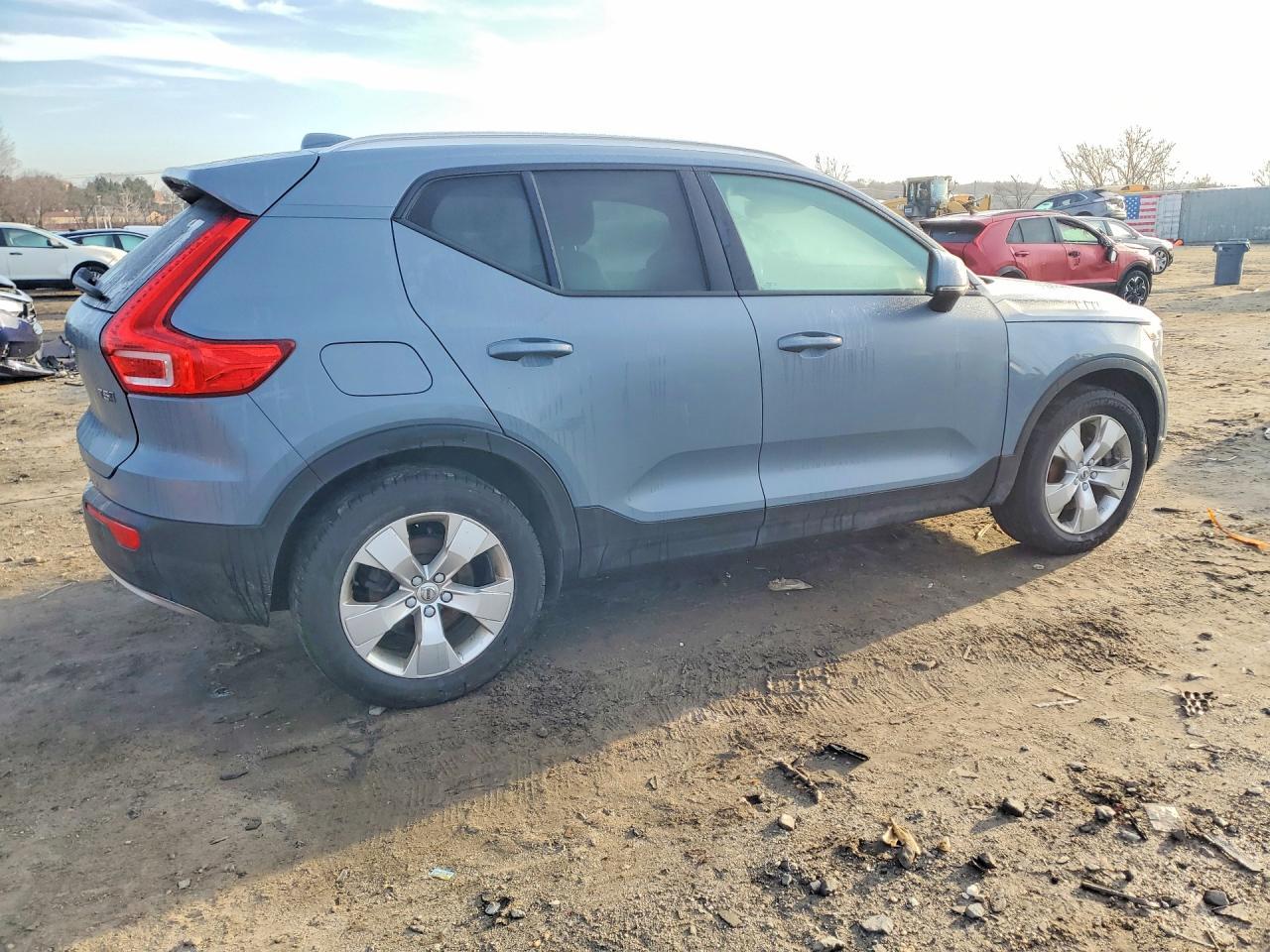 2020 VOLVO XC40