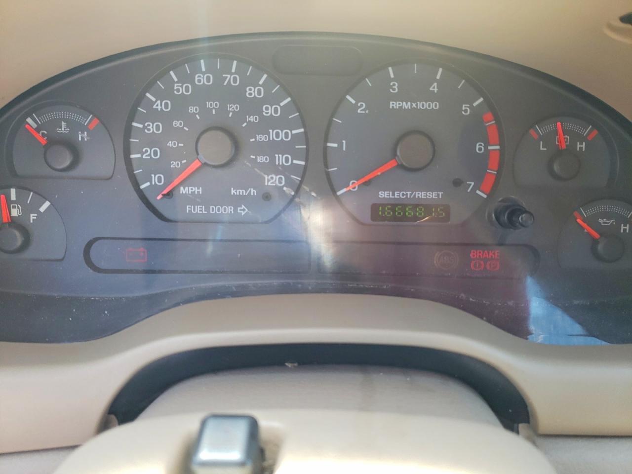 2004 FORD MUSTANG
