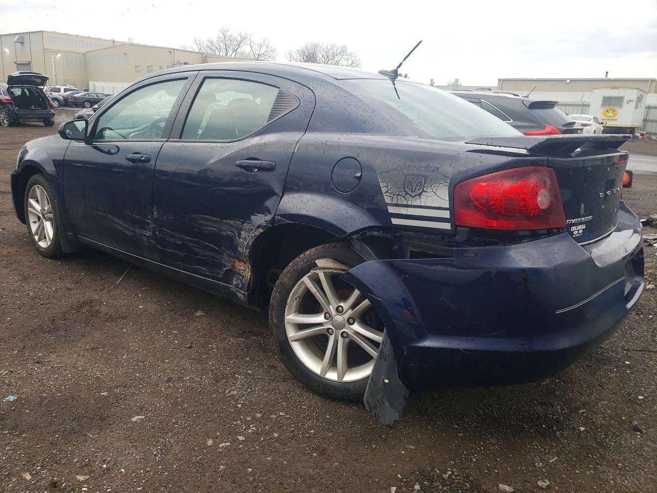 2013 DODGE Avenger