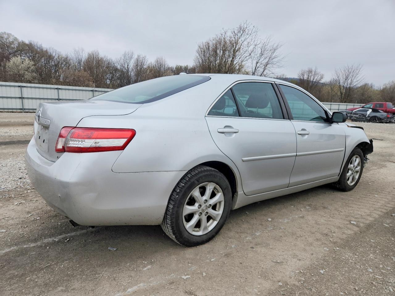 2011 TOYOTA CAMRY