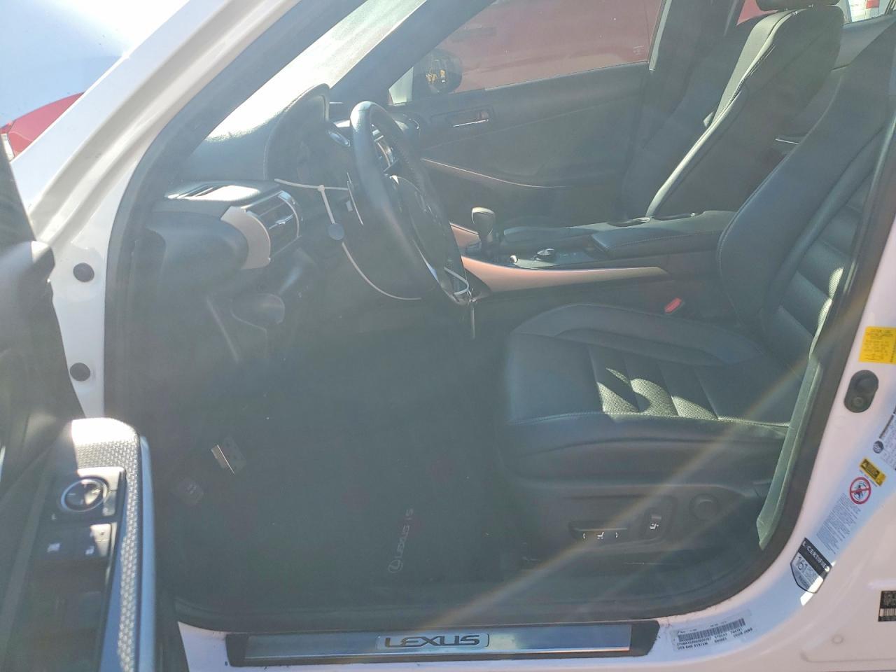 2016 LEXUS IS 200t