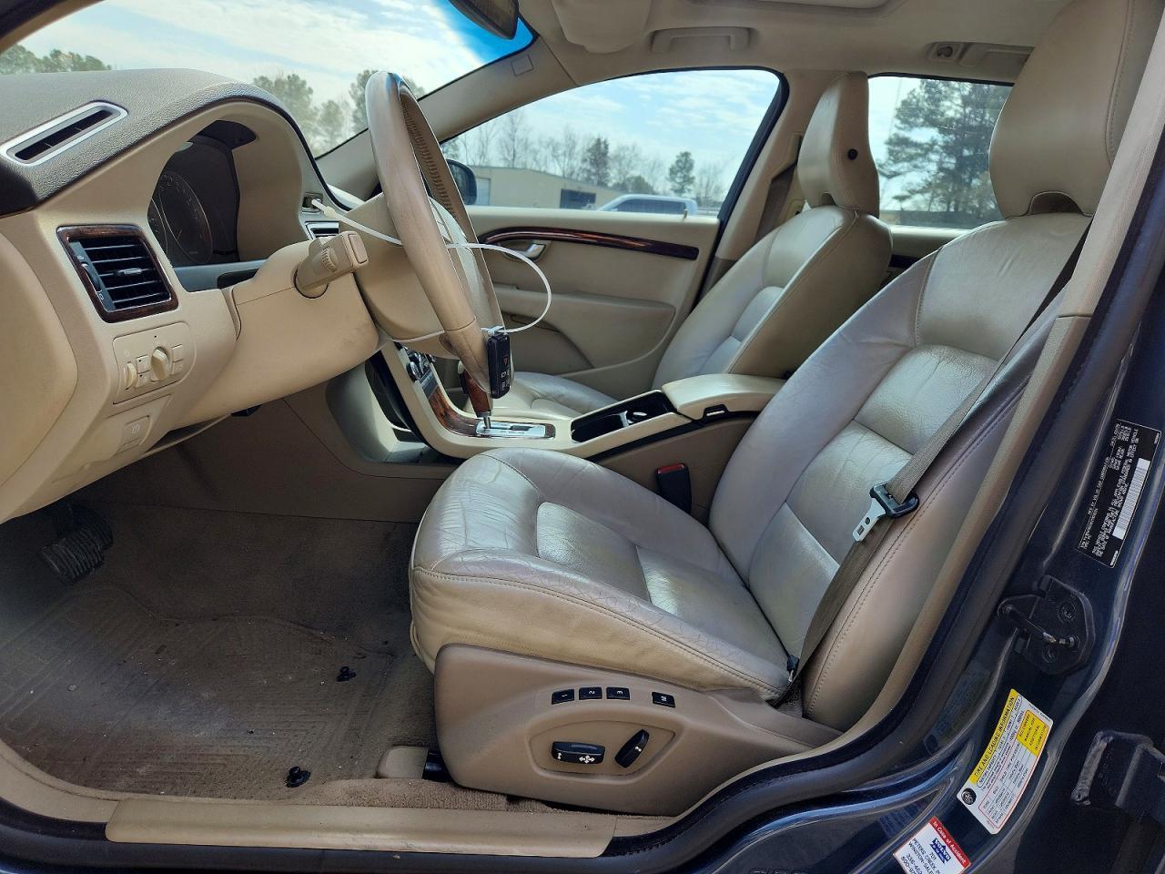 2009 VOLVO V70