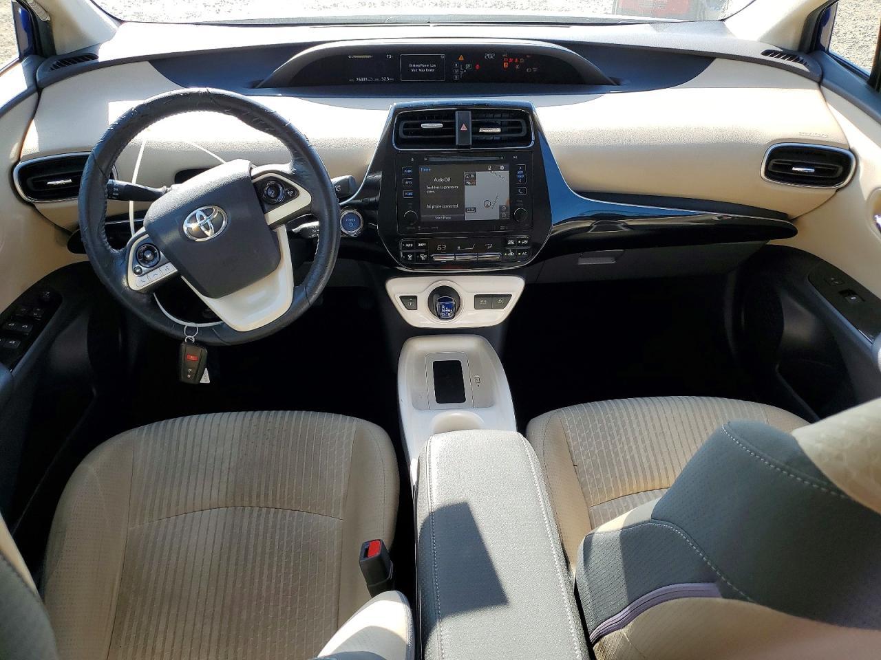2016 TOYOTA PRIUS