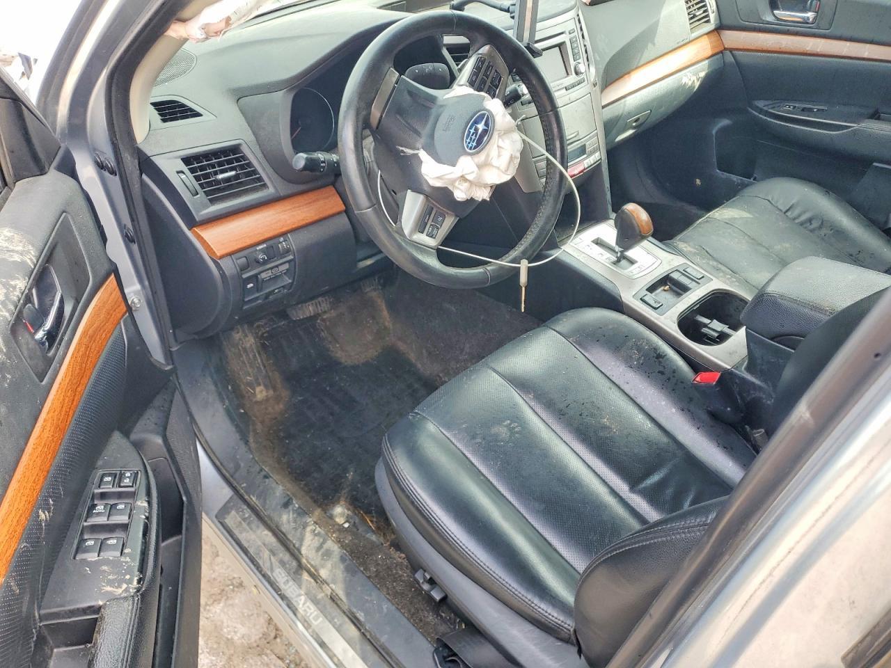 2013 SUBARU Outback