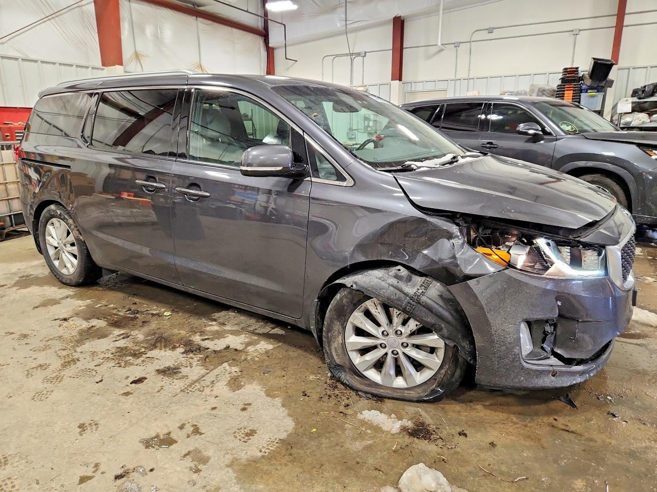 2016 KIA SEDONA