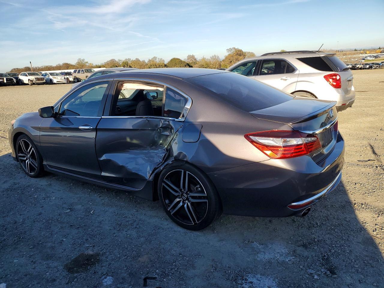 2017 HONDA ACCORD