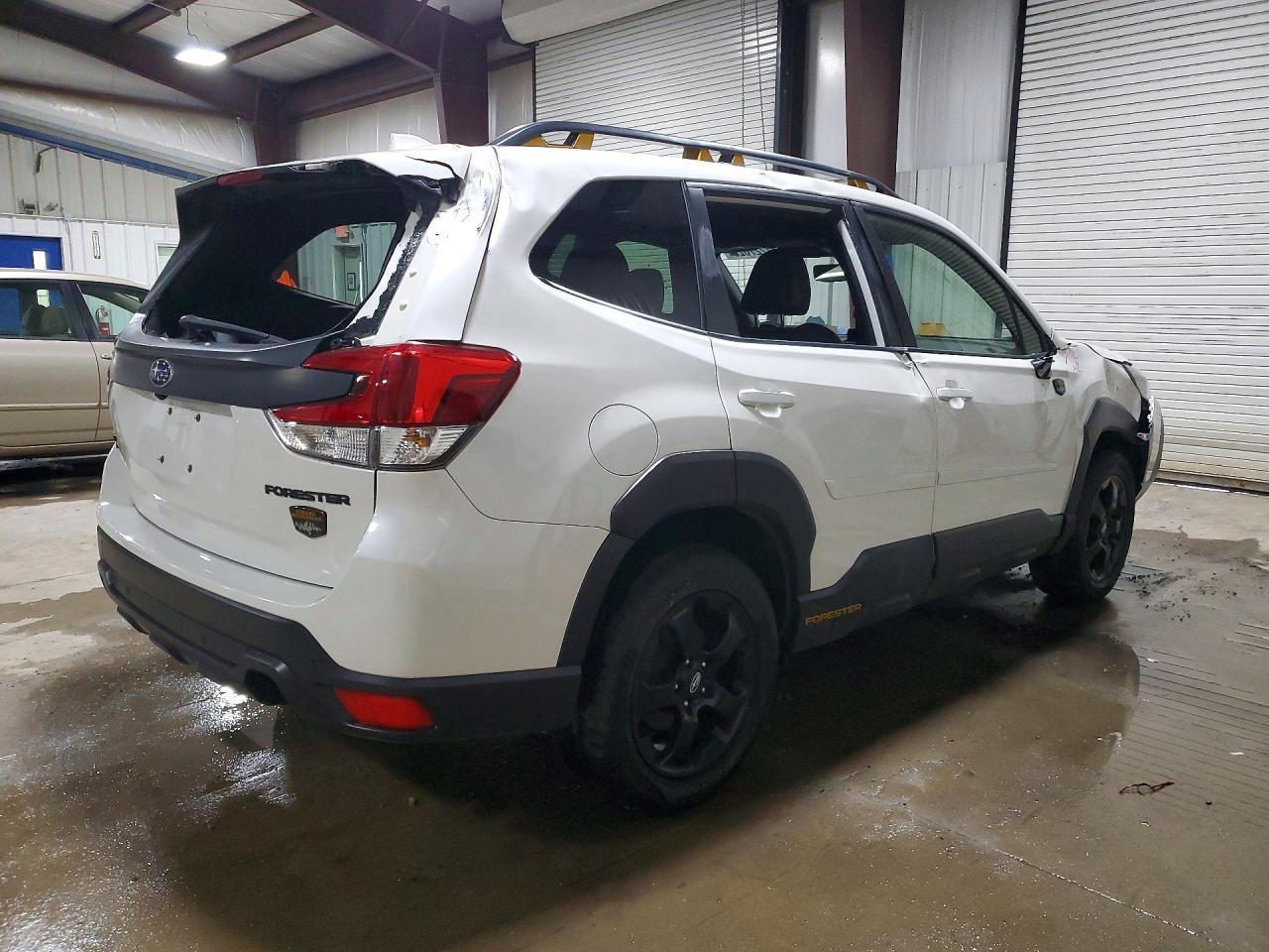 2023 SUBARU FORESTER