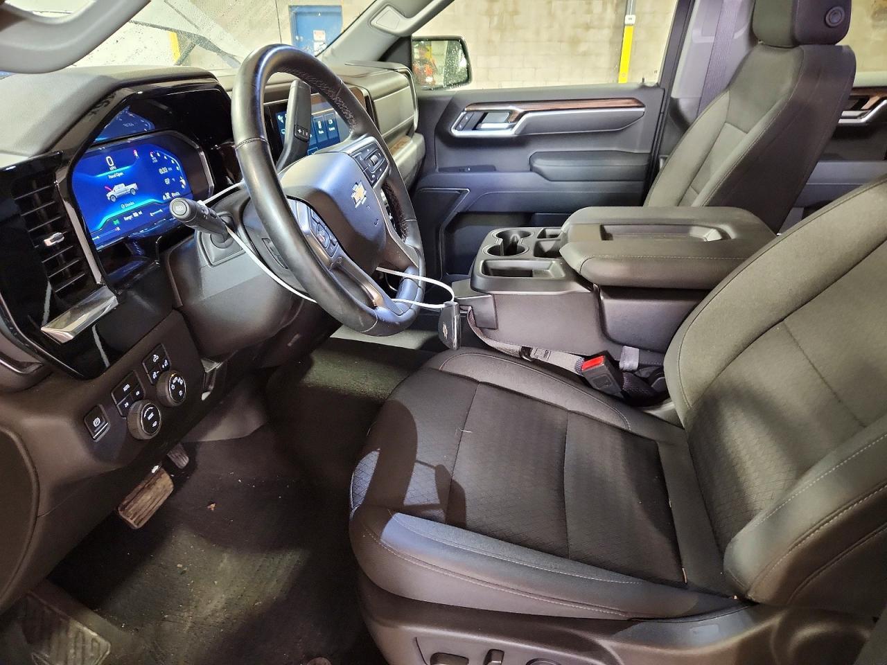 2025 CHEVROLET Silverado