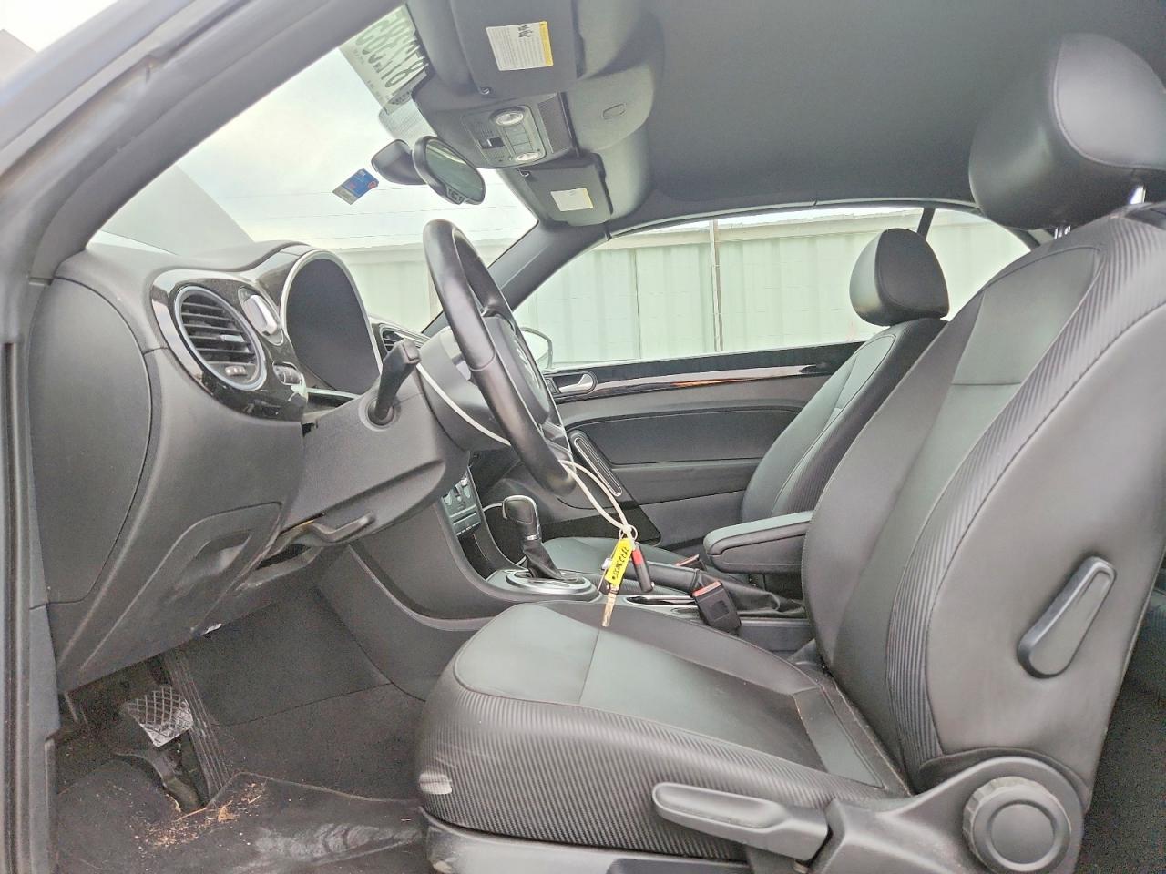 2016 VOLKSWAGEN Beetle