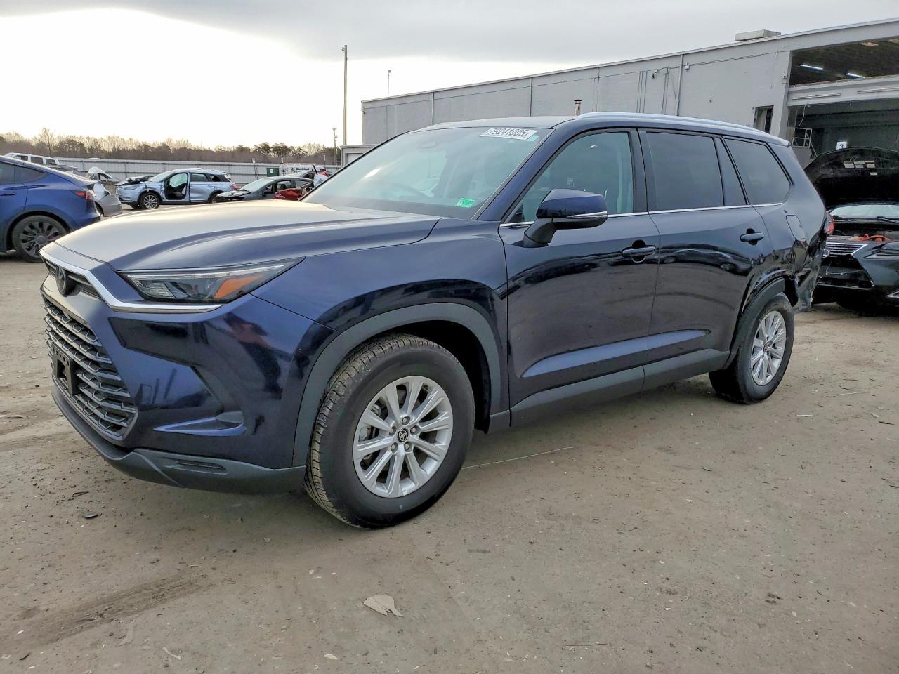 2024 TOYOTA HIGHLANDER