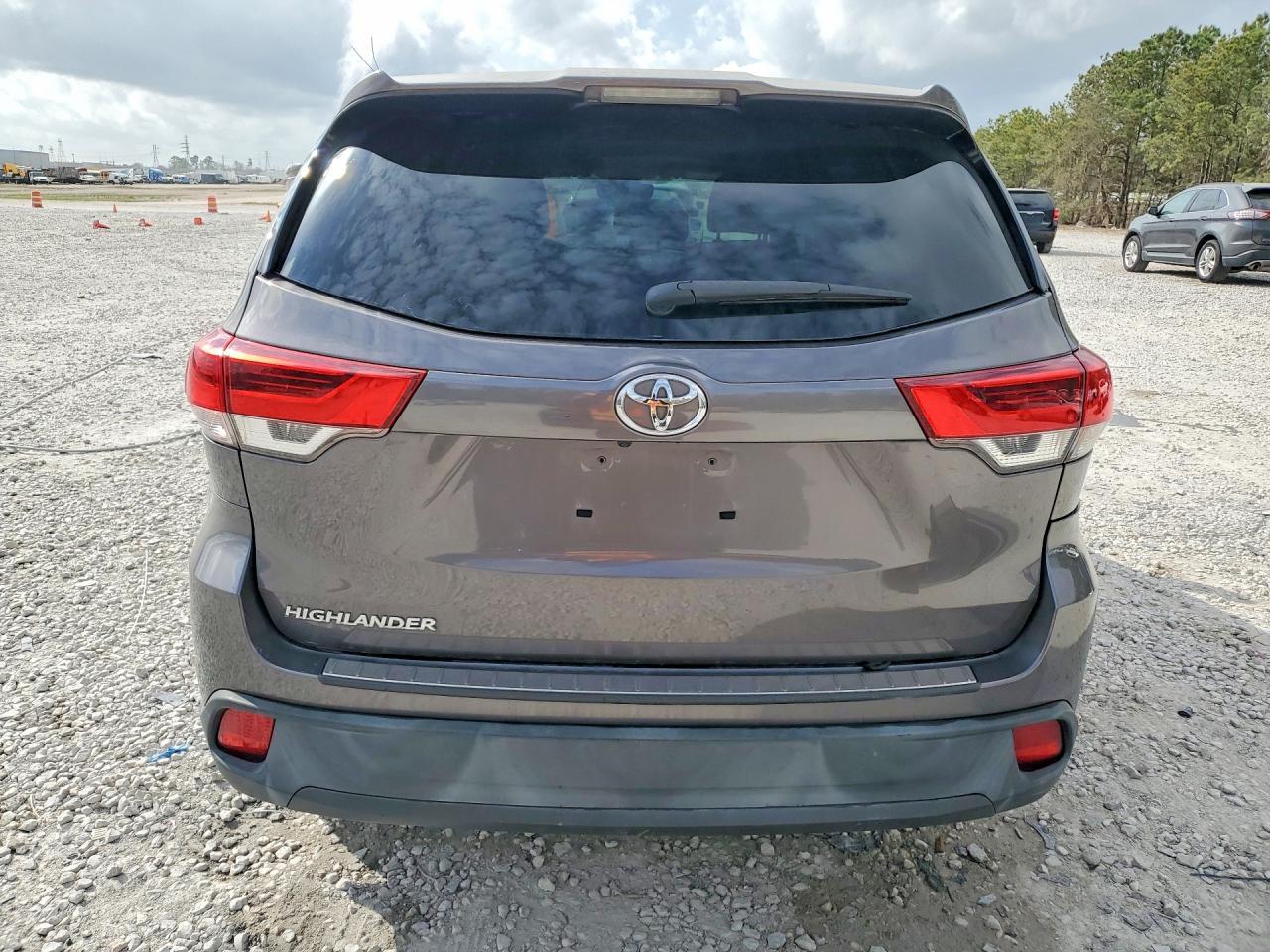 2017 TOYOTA HIGHLANDER