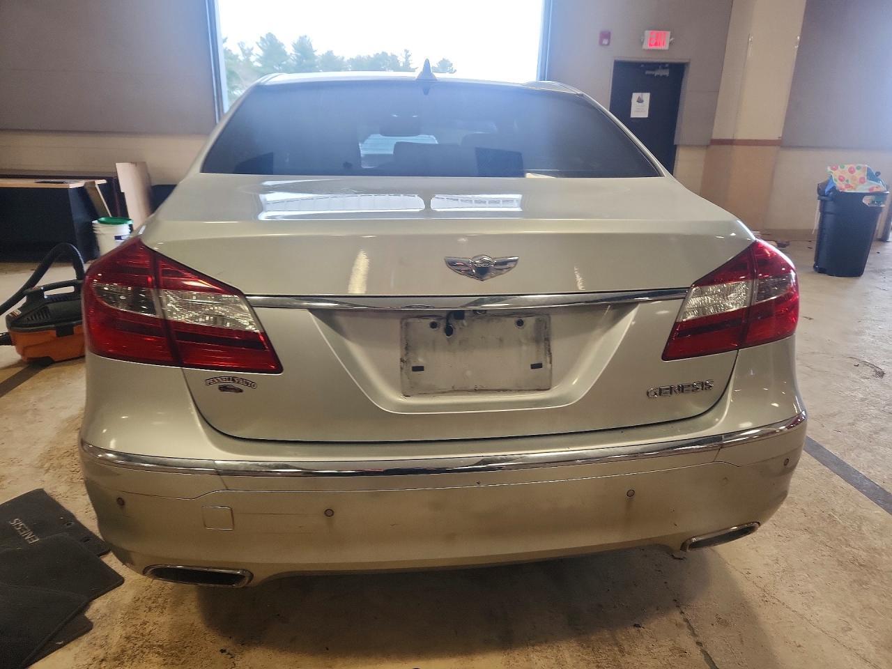 2012 HYUNDAI GENESIS