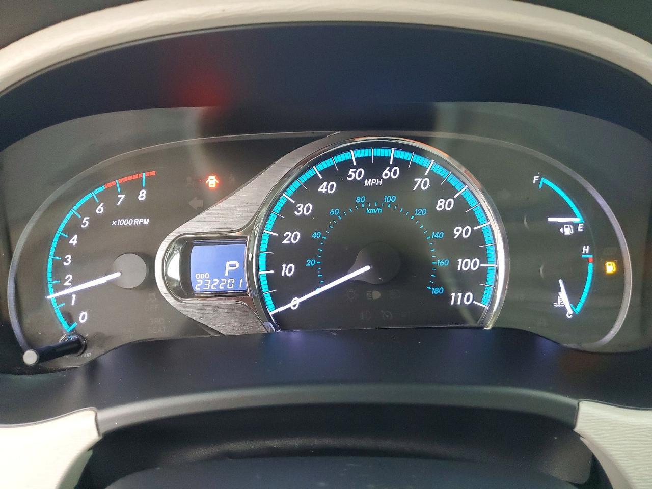 2011 TOYOTA SIENNA
