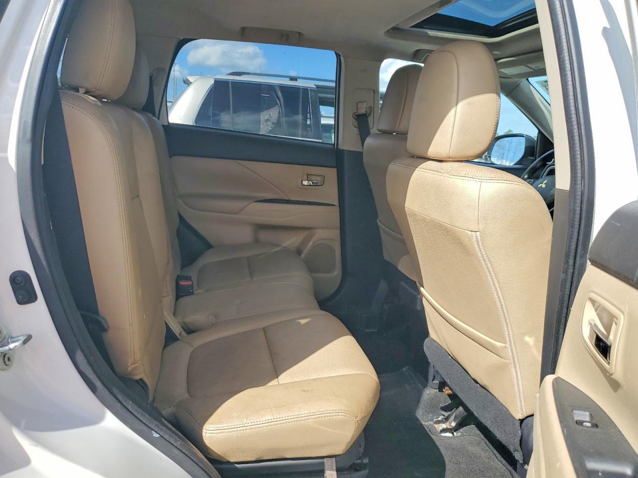 2016 MITSUBISHI outlander