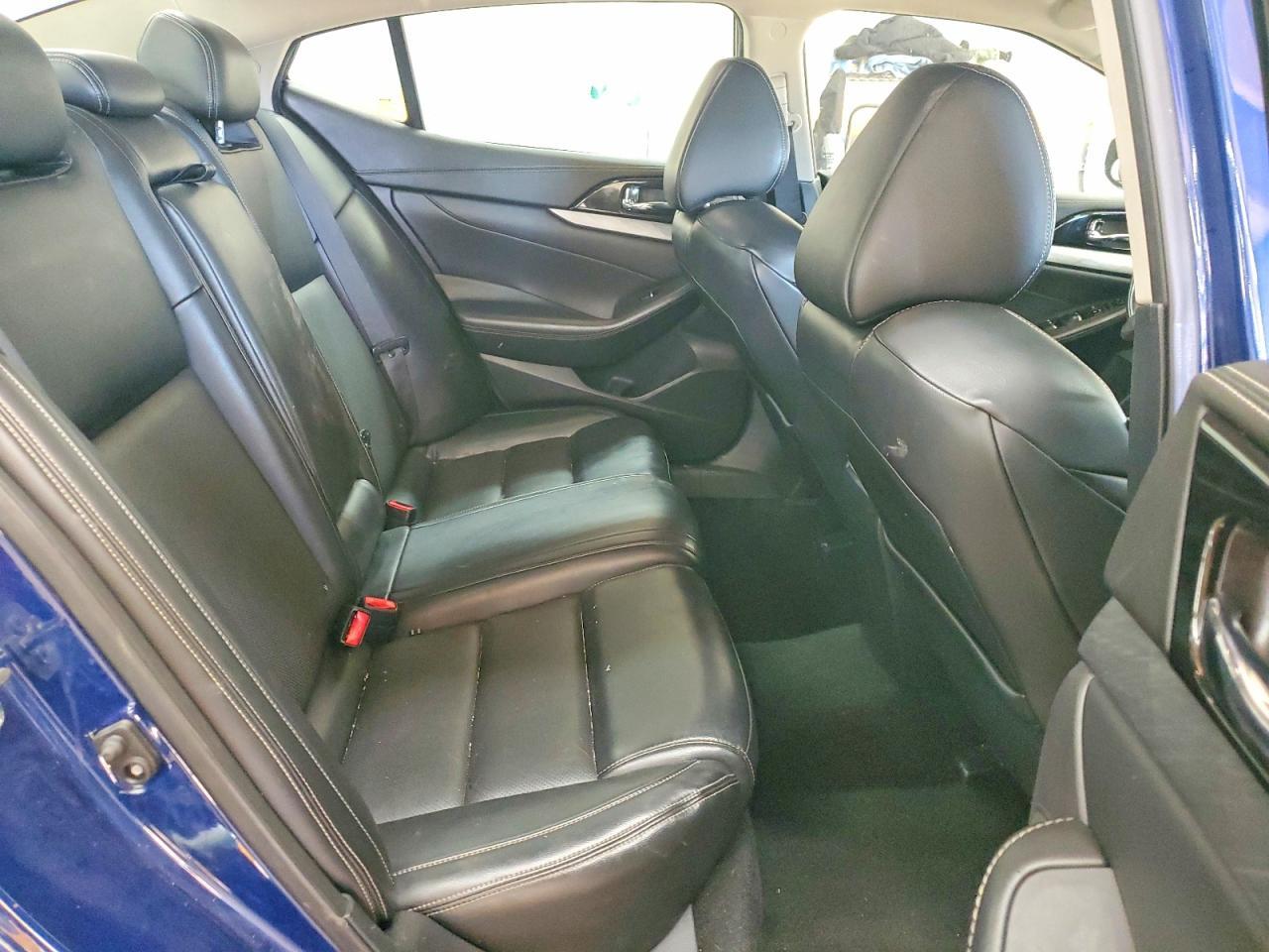 2017 NISSAN Maxima