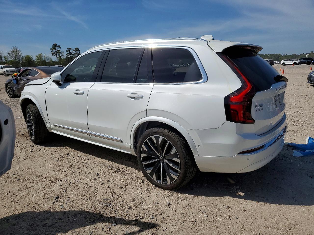 2025 VOLVO XC90