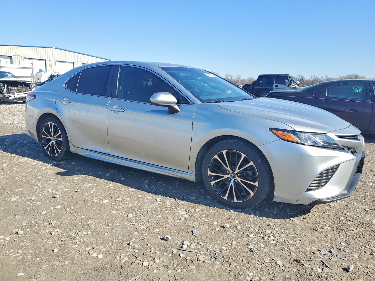 2018 TOYOTA CAMRY