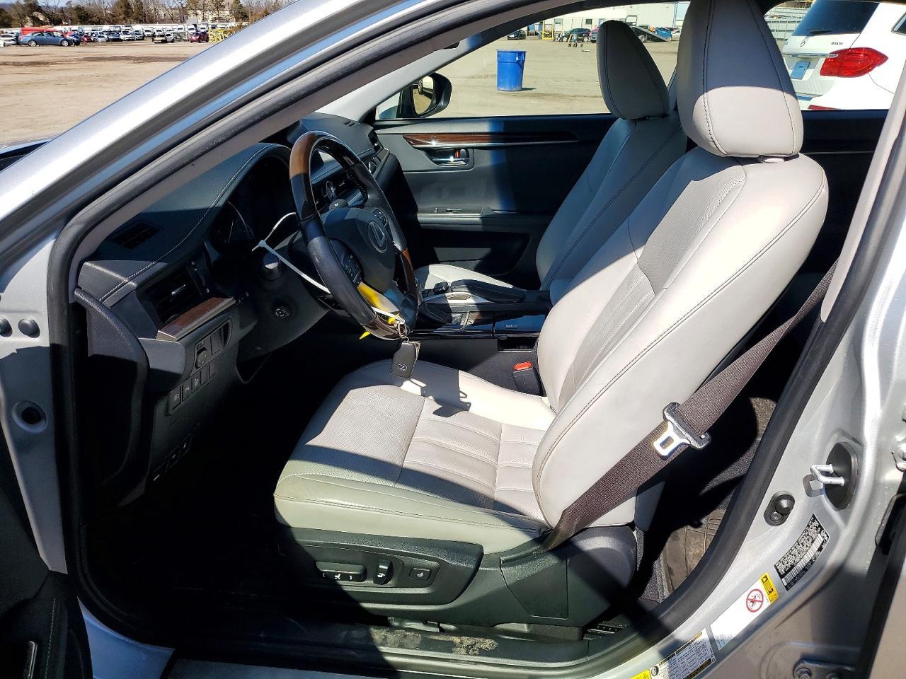 2016 LEXUS ES 300H