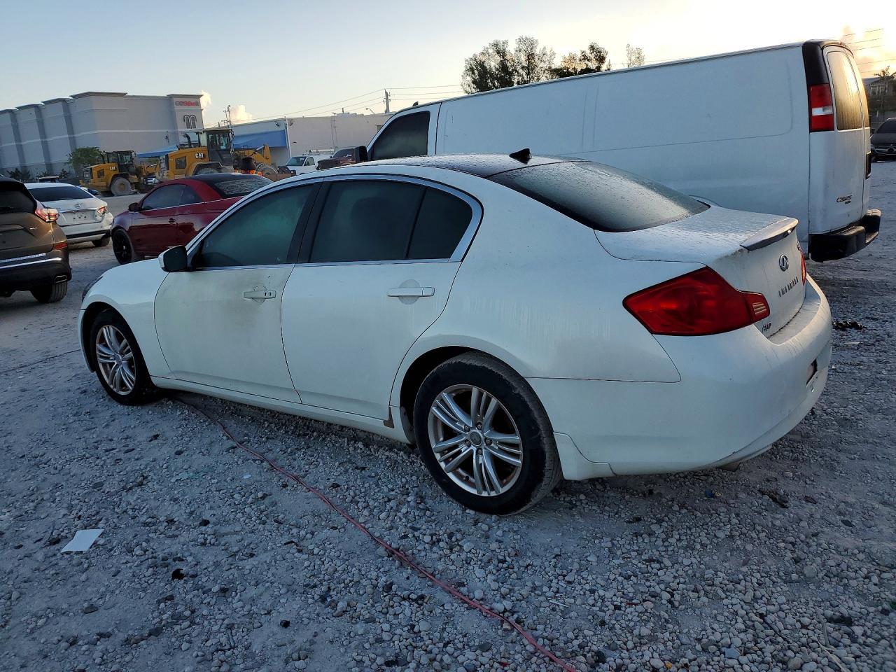 2015 INFINITI Q40