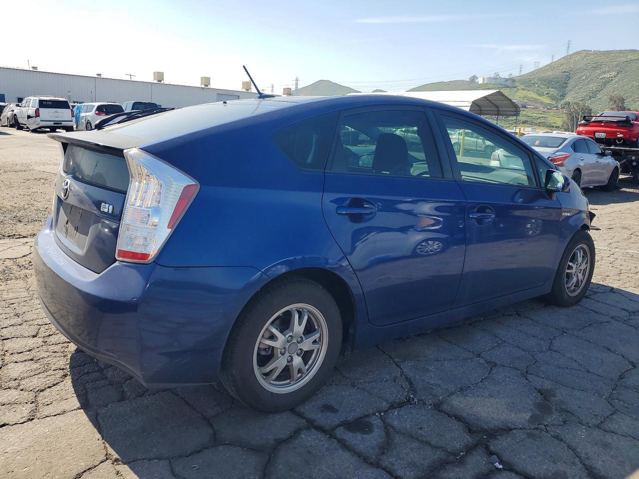2011 TOYOTA PRIUS