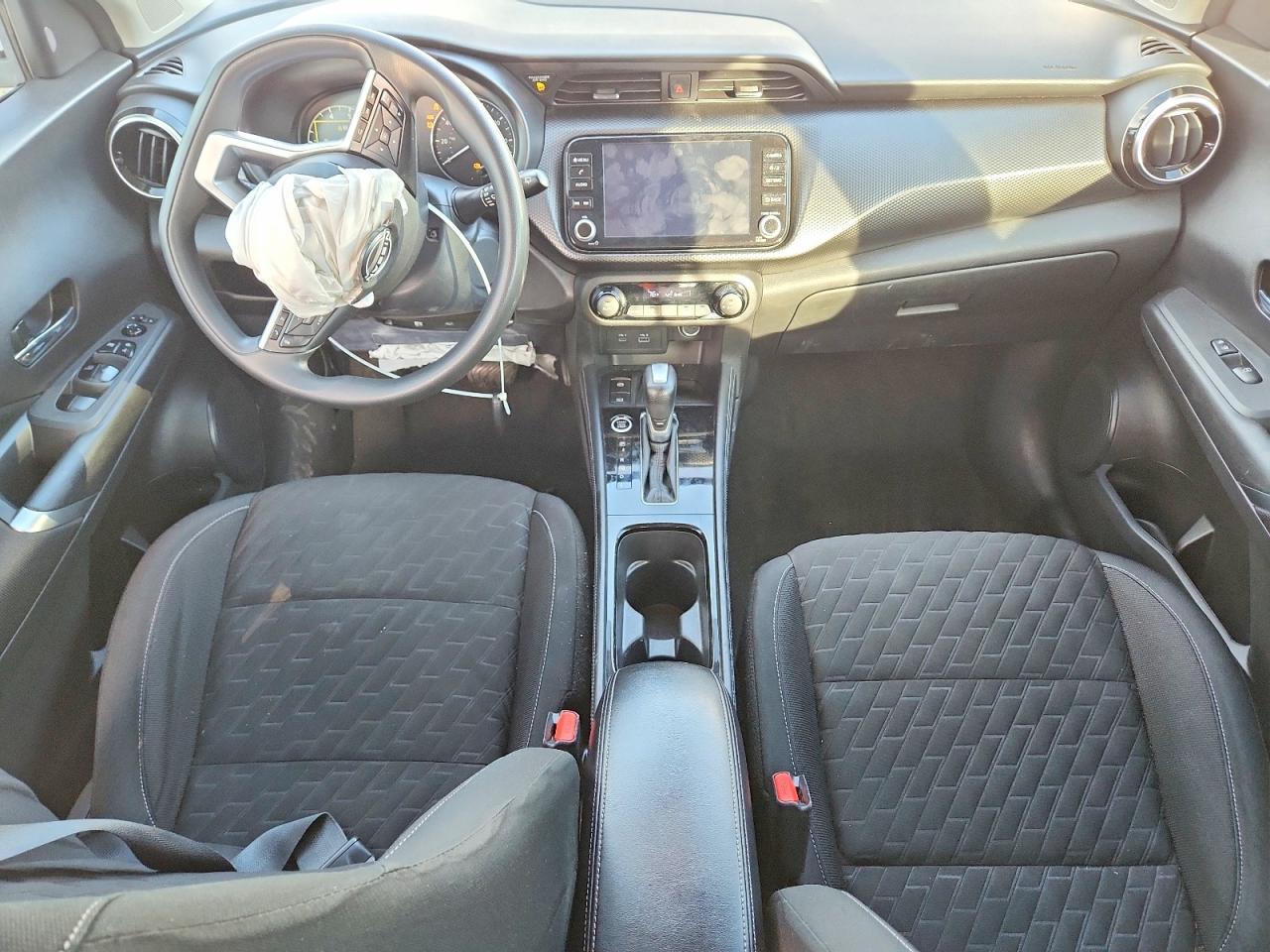 2022 NISSAN KICKS