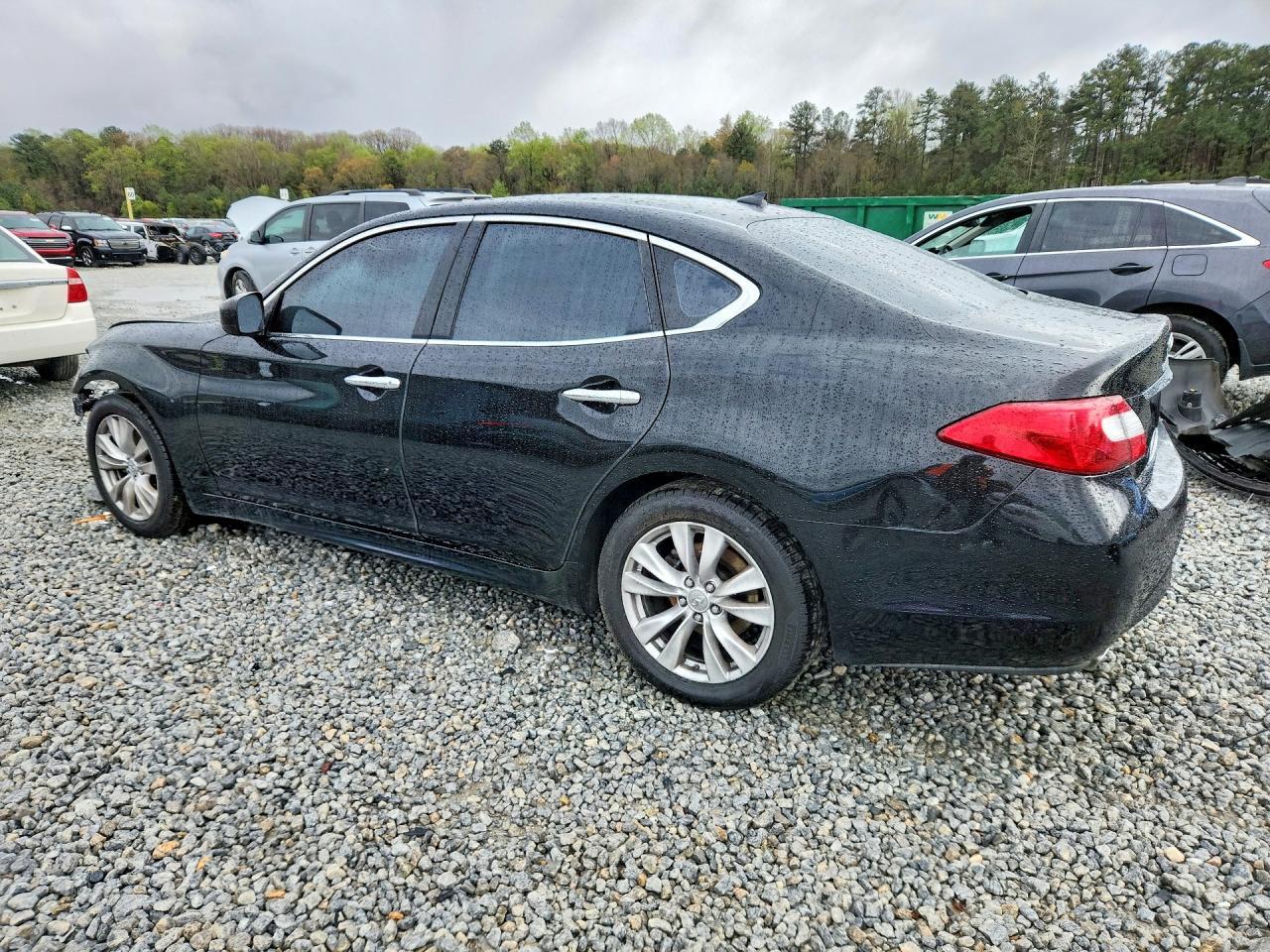2011 INFINITI M37