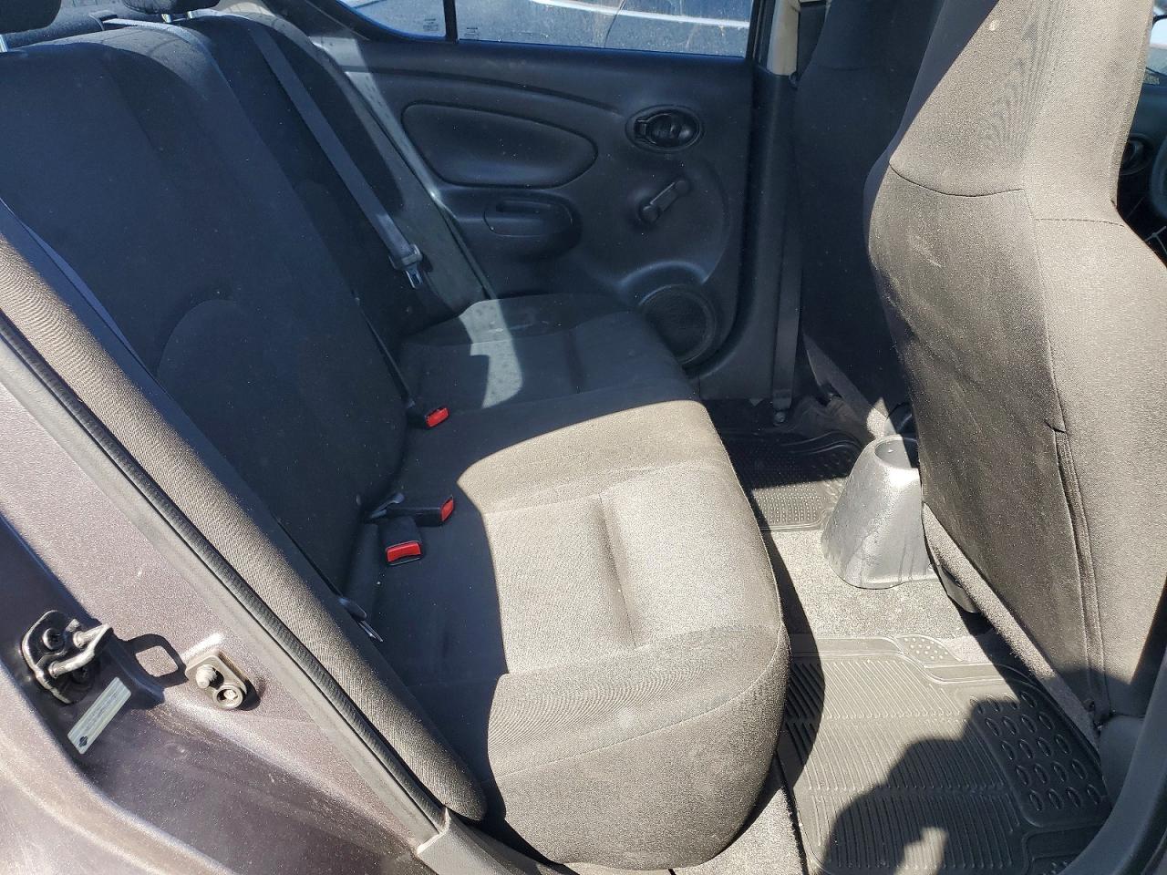 2017 NISSAN VERSA